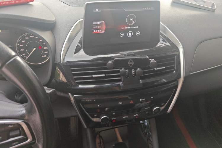 Used BORGWARD BX5 2017 20TGDI Automatic Two-Wheel Drive Leading Edition Audio And AC Panel