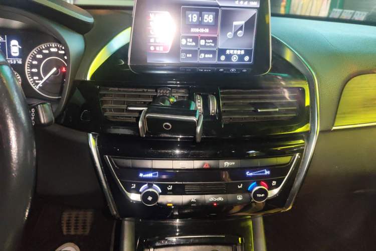 Used BORGWARD BX5 2017 20TGDI Automatic Two-Wheel Drive Pioneer Edition Audio And AC Panel