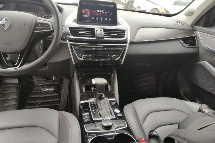 Used BORGWARD BX5 2017 20TGDI Automatic Two-Wheel Drive Pioneer Edition Audio And AC Panel