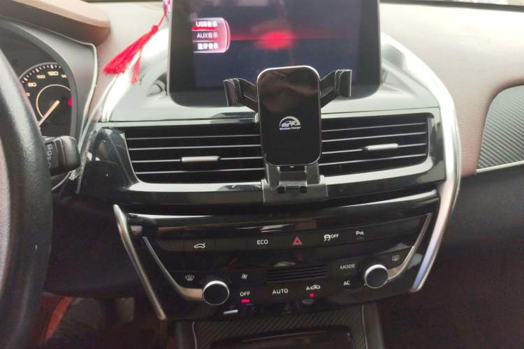 Used BORGWARD BX5 2017 20TGDI Automatic Two-Wheel Drive Leading Edition Audio And AC Panel