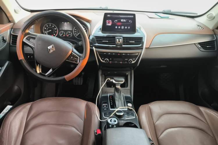 Used BORGWARD BX5 2017 25TGDI Automatic Four-Wheel Drive Smart Enjoyment Model Center Console