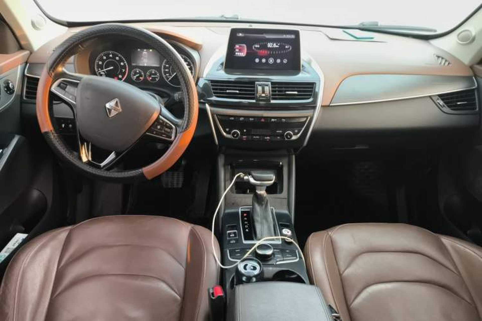 Used BORGWARD BX5 2017 25TGDI Automatic Four-Wheel Drive Smart Enjoyment Model Center Console