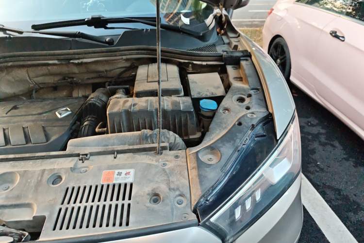 Used BORGWARD BX5 2017 20TGDI Automatic Two-Wheel Drive Pioneer Edition Engine Bay Left