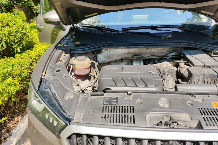 Used BORGWARD BX5 2017 20TGDI Automatic Two-Wheel Drive Pioneer Edition Engine Bay Right