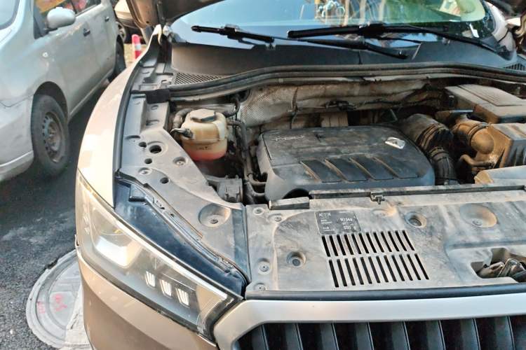 Used BORGWARD BX5 2017 20TGDI Automatic Two-Wheel Drive Pioneer Edition Engine Bay Right