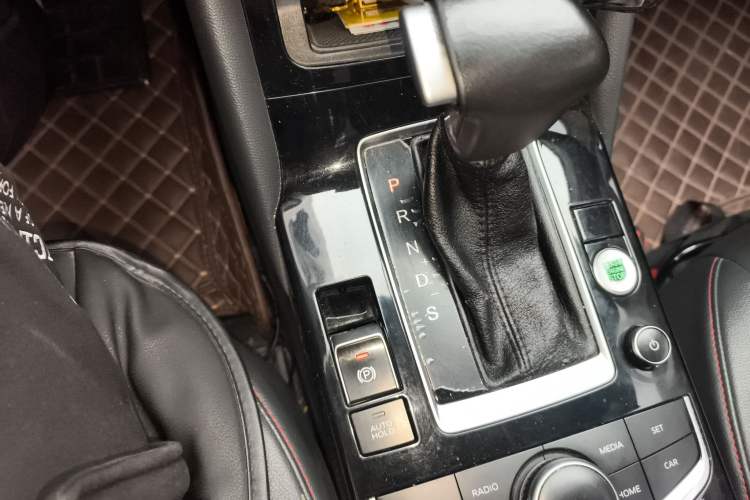 Used BORGWARD BX5 2017 20TGDI Automatic Two-Wheel Drive Pioneer Edition Gear Lever