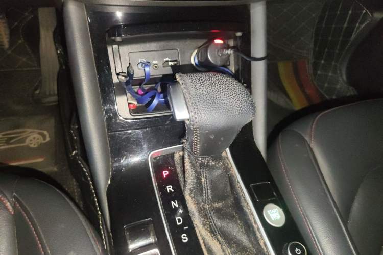 Used BORGWARD BX5 2017 20TGDI Automatic Two-Wheel Drive New Edition Gear Lever