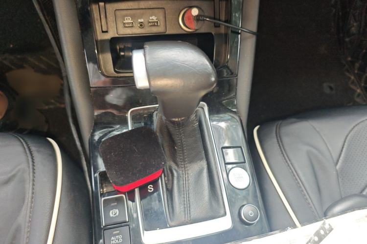 Used BORGWARD BX5 2017 20TGDI Automatic Two-Wheel Drive Pioneer Edition Gear Lever