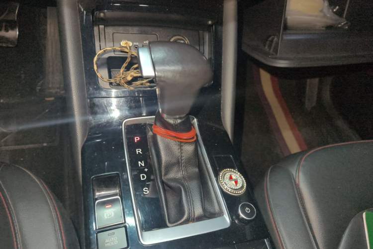 Used BORGWARD BX5 2017 20TGDI Automatic Two-Wheel Drive Pioneer Edition Gear Lever