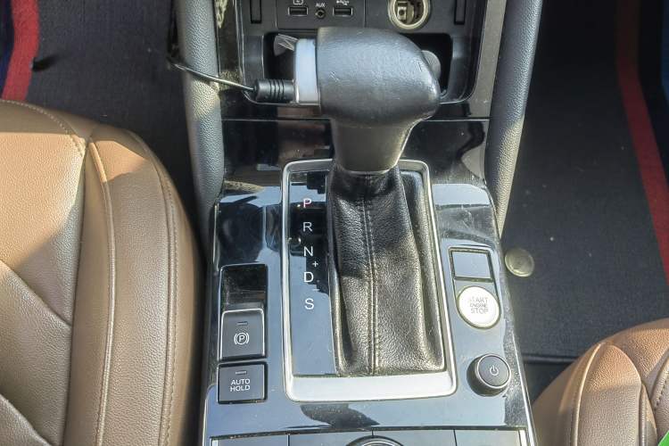 Used BORGWARD BX5 2017 20TGDI Automatic Two-Wheel Drive Pioneer Edition Gear Lever