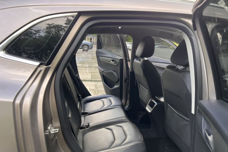 Used BORGWARD BX5 2017 20TGDI Automatic Two-Wheel Drive Pioneer Edition Interior 1
