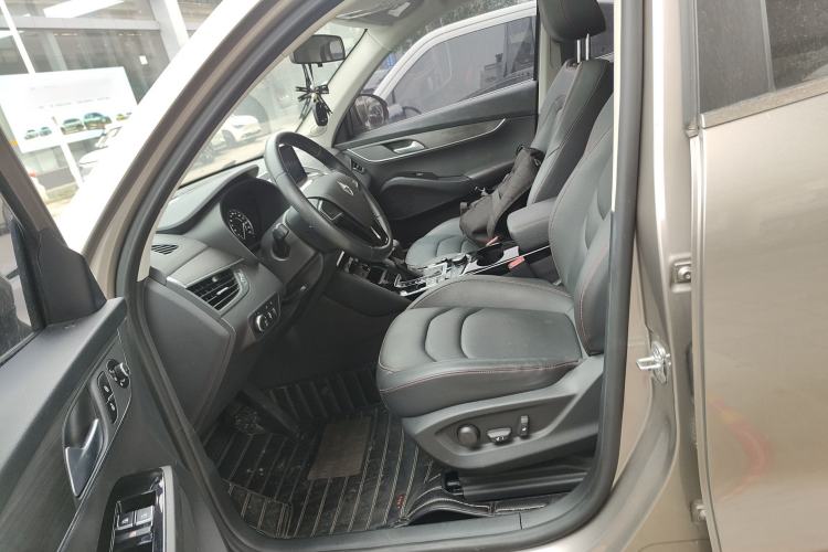Used BORGWARD BX5 2017 20TGDI Automatic Two-Wheel Drive Pioneer Edition Left Front Seat