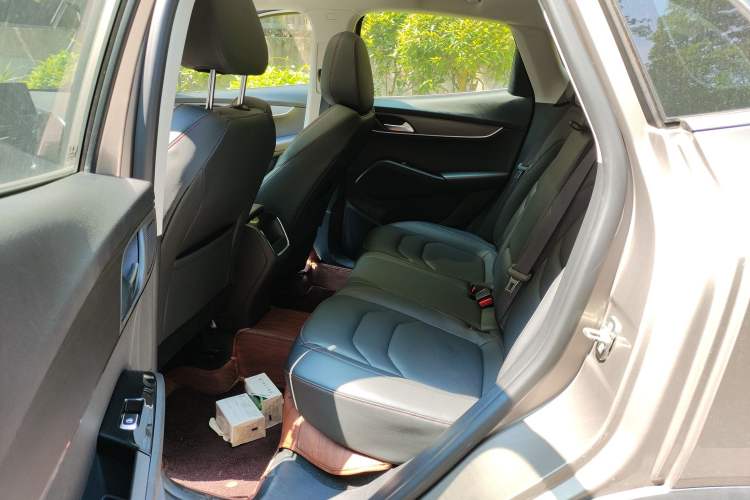 Used BORGWARD BX5 2017 20TGDI Automatic Two-Wheel Drive Pioneer Edition Left Rear Seat