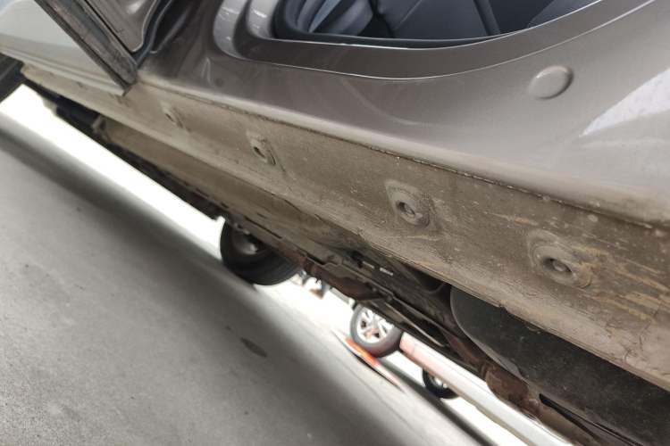 Used BORGWARD BX5 2017 20TGDI Automatic Two-Wheel Drive Pioneer Edition Left Side Sill