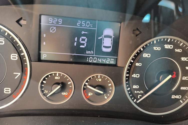 Used BORGWARD BX5 2017 20TGDI Automatic Two-Wheel Drive Pioneer Edition Odometer Close Up