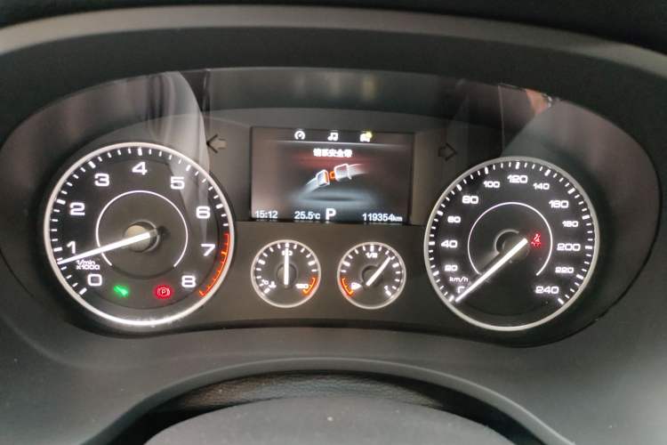 Used BORGWARD BX5 2017 20TGDI Automatic Two-Wheel Drive Pioneer Edition Odometer Close Up