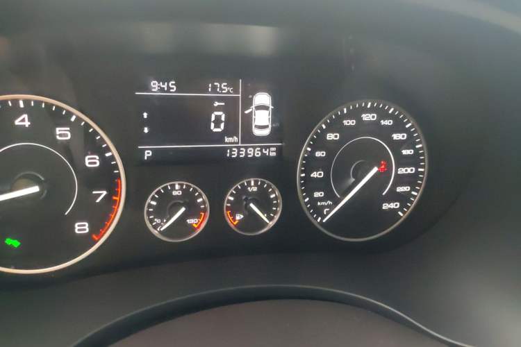 Used BORGWARD BX5 2017 20TGDI Automatic Two-Wheel Drive Pioneer Edition Odometer Close Up