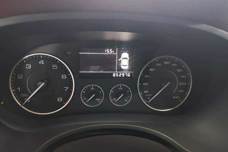 Used BORGWARD BX5 2017 20TGDI Automatic Two-Wheel Drive Pioneer Edition Odometer Close Up