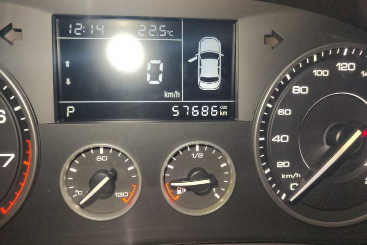 Used BORGWARD BX5 2017 20TGDI Automatic Two-Wheel Drive Pioneer Edition Odometer Close Up