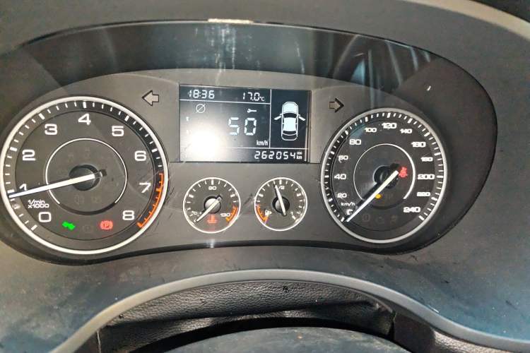 Used BORGWARD BX5 2017 20TGDI Automatic Two-Wheel Drive Pioneer Edition Odometer Close Up
