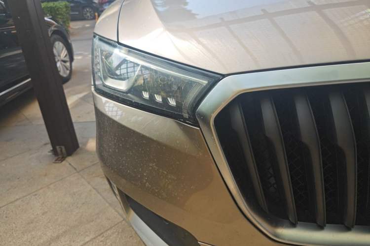 Used BORGWARD BX5 2017 25TGDI Automatic Two-Wheel Drive Fashion Plus Model Right Front Headlight