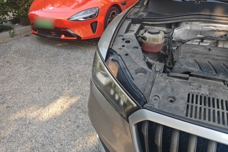 Used BORGWARD BX5 2017 20TGDI Automatic Two-Wheel Drive Leading Edition Right Front Headlight