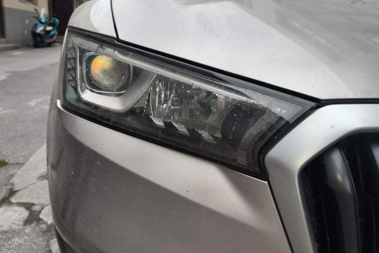 Used BORGWARD BX5 2017 20TGDI Automatic Two-Wheel Drive Pioneer Edition Right Front Headlight