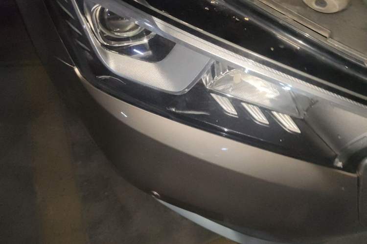 Used BORGWARD BX5 2017 20TGDI Automatic Two-Wheel Drive New Edition Right Front Headlight