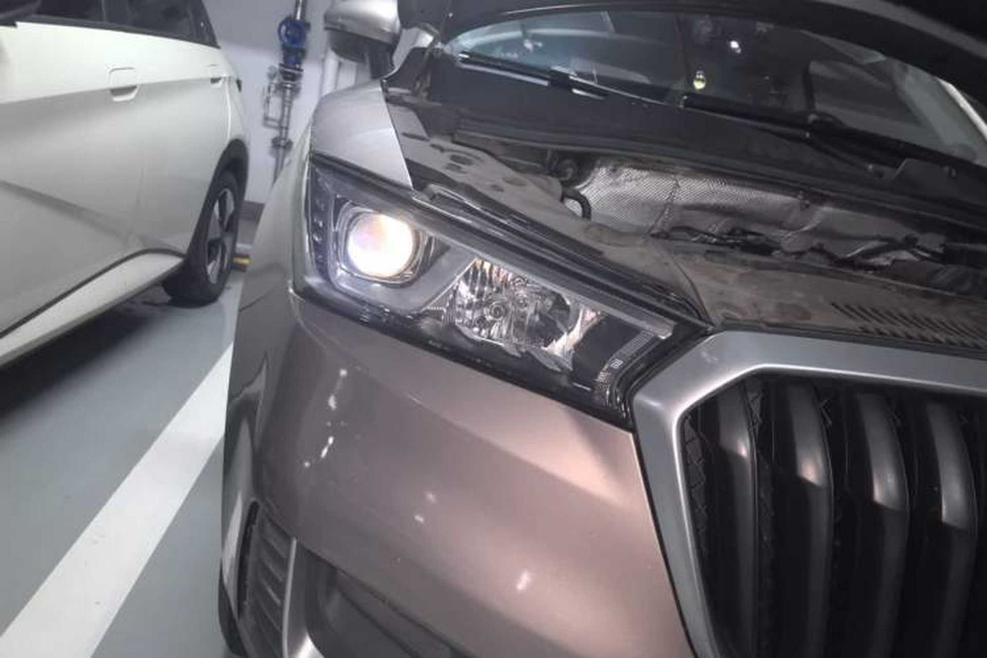 Used BORGWARD BX5 2017 20TGDI Automatic Two-Wheel Drive Pioneer Edition Right Front Headlight