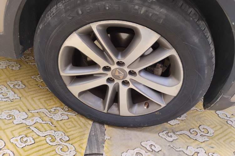 Used BORGWARD BX5 2017 20TGDI Automatic Two-Wheel Drive Leading Edition Right Front Wheel Hub