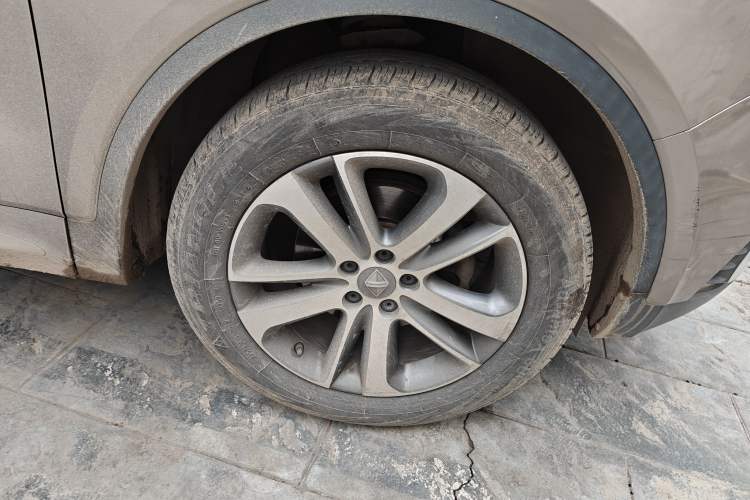Used BORGWARD BX5 2017 20TGDI Automatic Two-Wheel Drive Leading Edition Right Front Wheel Hub