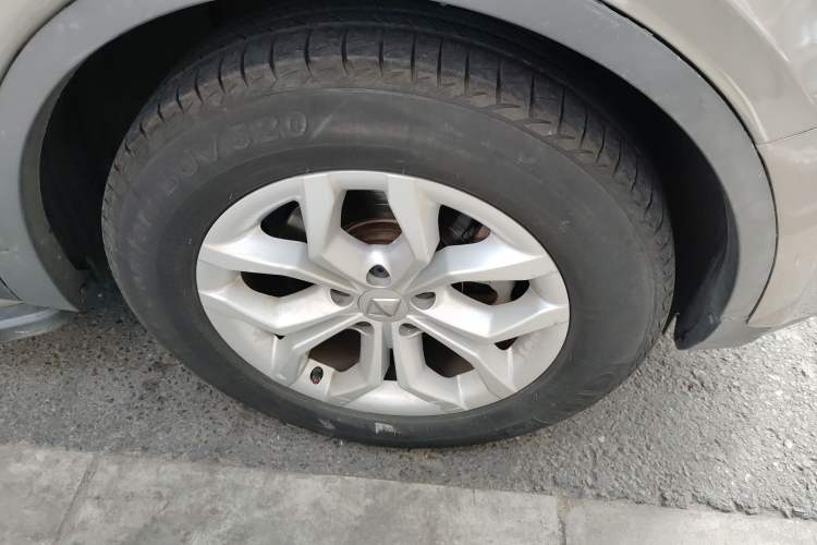Used BORGWARD BX5 2017 20TGDI Automatic Two-Wheel Drive Pioneer Edition Right Front Wheel Hub