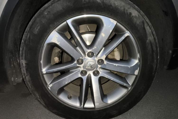 Used BORGWARD BX5 2017 25TGDI Automatic Four-Wheel Drive Smart Enjoyment Model Right Front Wheel Hub
