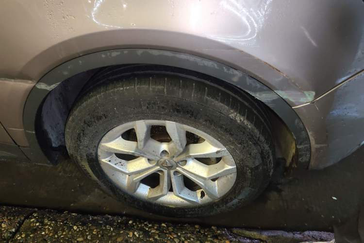 Used BORGWARD BX5 2017 20TGDI Automatic Two-Wheel Drive Pioneer Edition Right Front Wheel Hub