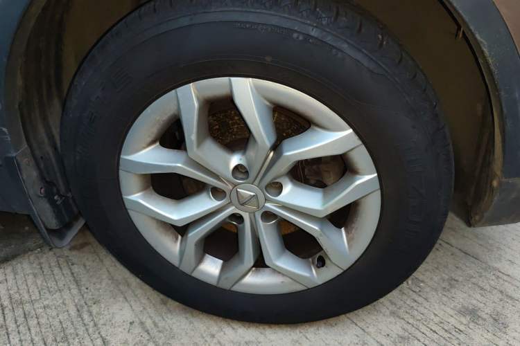 Used BORGWARD BX5 2017 20TGDI Automatic Two-Wheel Drive Pioneer Edition Right Front Wheel Hub