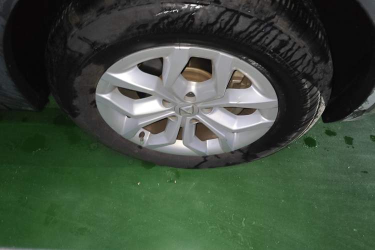 Used BORGWARD BX5 2017 20TGDI Automatic Two-Wheel Drive Pioneer Edition Right Front Wheel Hub