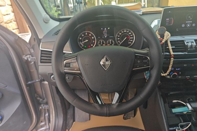 Used BORGWARD BX5 2017 25TGDI Automatic Two-Wheel Drive Fashion Plus Model Steering Wheel