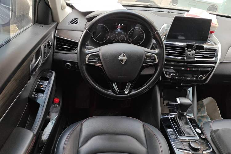 Used BORGWARD BX5 2017 20TGDI Automatic Two-Wheel Drive Leading Edition Steering Wheel