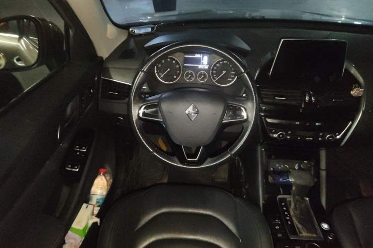 Used BORGWARD BX5 2017 20TGDI Automatic Two-Wheel Drive New Edition Steering Wheel