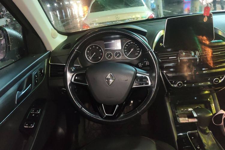 Used BORGWARD BX5 2017 20TGDI Automatic Two-Wheel Drive Pioneer Edition Steering Wheel