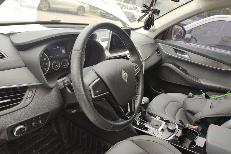 Used BORGWARD BX5 2017 20TGDI Automatic Two-Wheel Drive Pioneer Edition Steering Wheel