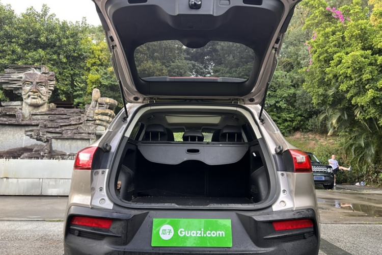 Used BORGWARD BX5 2017 20TGDI Automatic Two-Wheel Drive Pioneer Edition Trunk