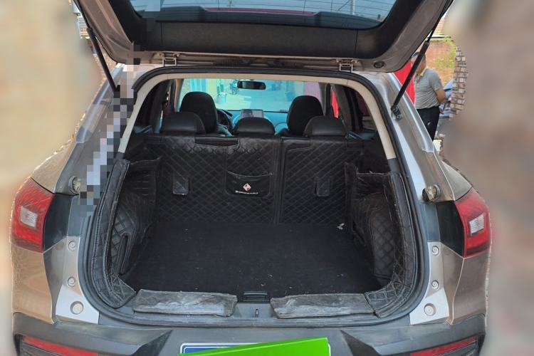 Used BORGWARD BX5 2017 20TGDI Automatic Two-Wheel Drive Pioneer Edition Trunk