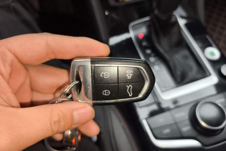 Used BORGWARD BX5 2017 20TGDI Automatic Two-Wheel Drive Pioneer Edition Vehicle Key