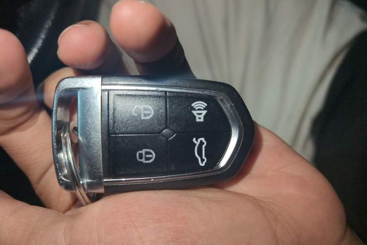 Used BORGWARD BX5 2017 20TGDI Automatic Two-Wheel Drive Pioneer Edition Vehicle Key