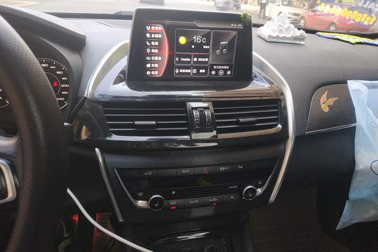 Used BORGWARD BX5 2017 25TGDI Automatic Two-Wheel Drive Smart Enjoyment Model Audio And AC Panel