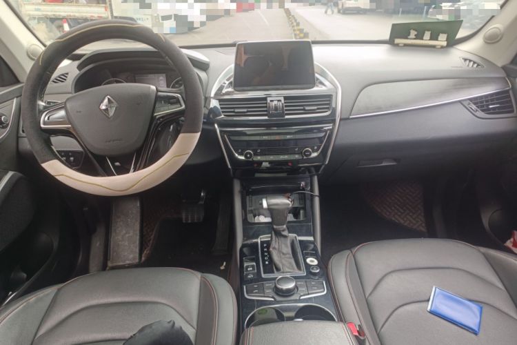 Used BORGWARD BX5 2017 20TGDI Automatic Two-Wheel Drive Pioneer Edition Center Console