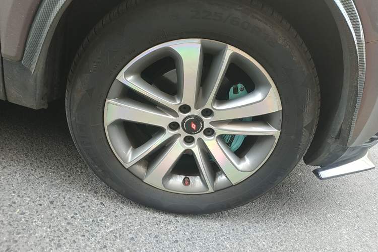 Used BORGWARD BX5 2017 25TGDI Automatic Two-Wheel Drive Smart Enjoyment Model Right Front Wheel Hub