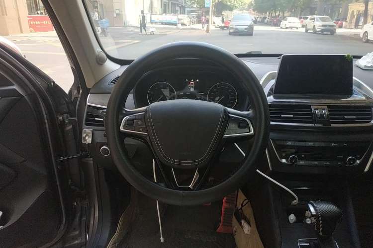 Used BORGWARD BX5 2017 25TGDI Automatic Two-Wheel Drive Smart Enjoyment Model Steering Wheel