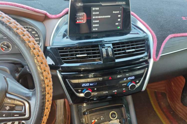 Used BORGWARD BX5 2017 20TGDI Automatic Two-Wheel Drive Leading Edition Audio And AC Panel